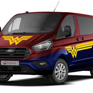 Ford Transit frontal con el kit de vinilos RVMotor de Wonder Woman